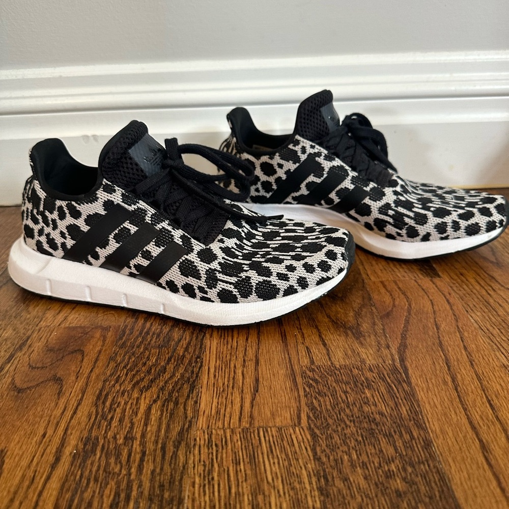 Adidas Swift Run- Leopard Sz 6.5
